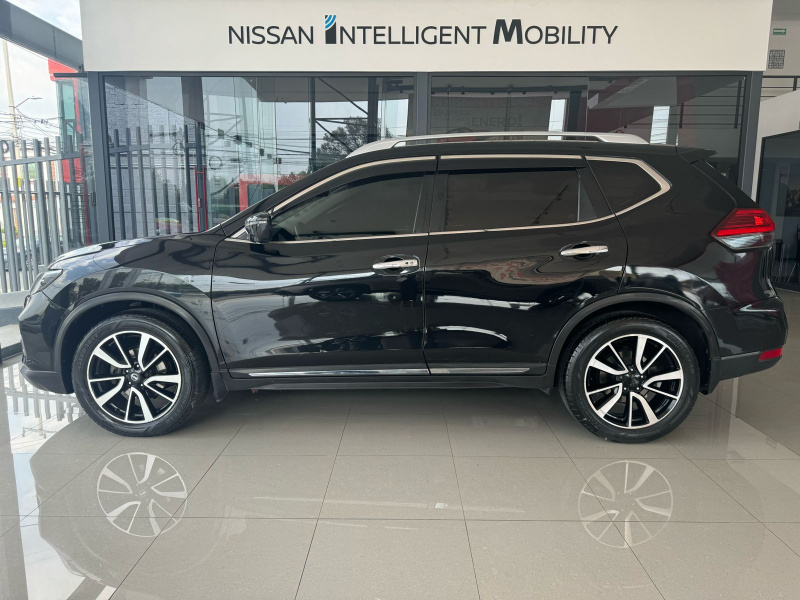 Nissan X-Trail  5 pts. Exclusive, CVT, piel, CD, QC, GPS, 5 pas., RA-18 (cambio de línea) 2018